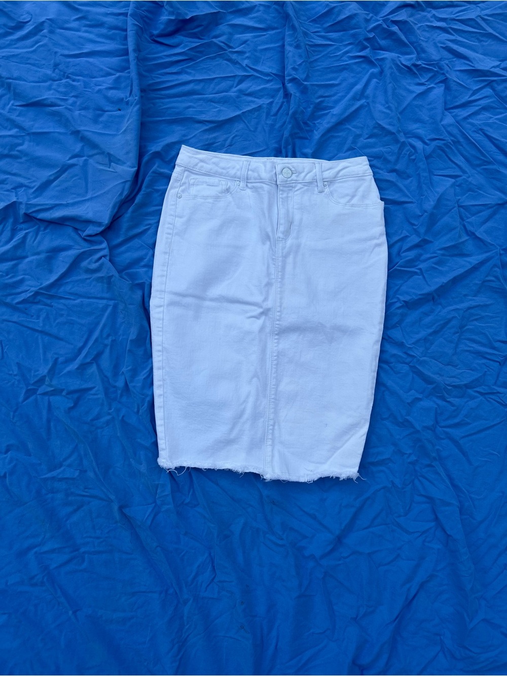 Jessica Simpson White Denim Skirt with Front Zip Detail